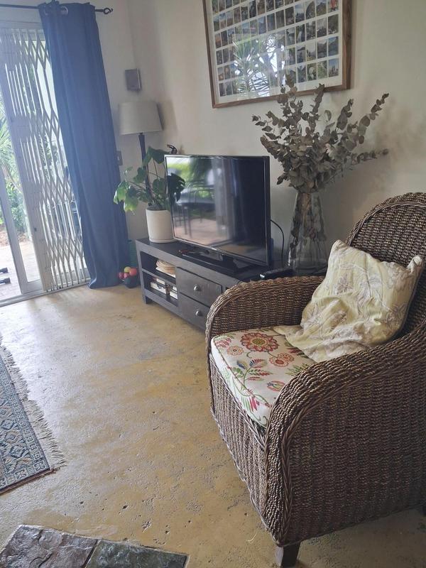 1 Bedroom Property for Sale in Vredehoek Western Cape